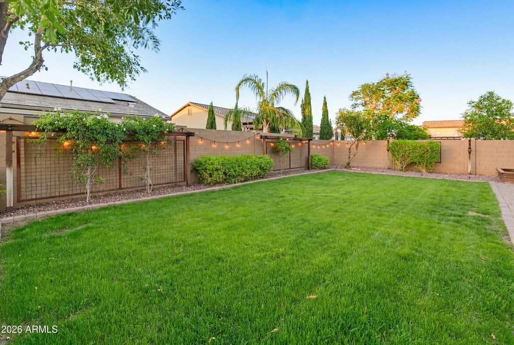 Image 69 of property listing at 9186 W LOUISE Drive, Peoria, AZ 85383