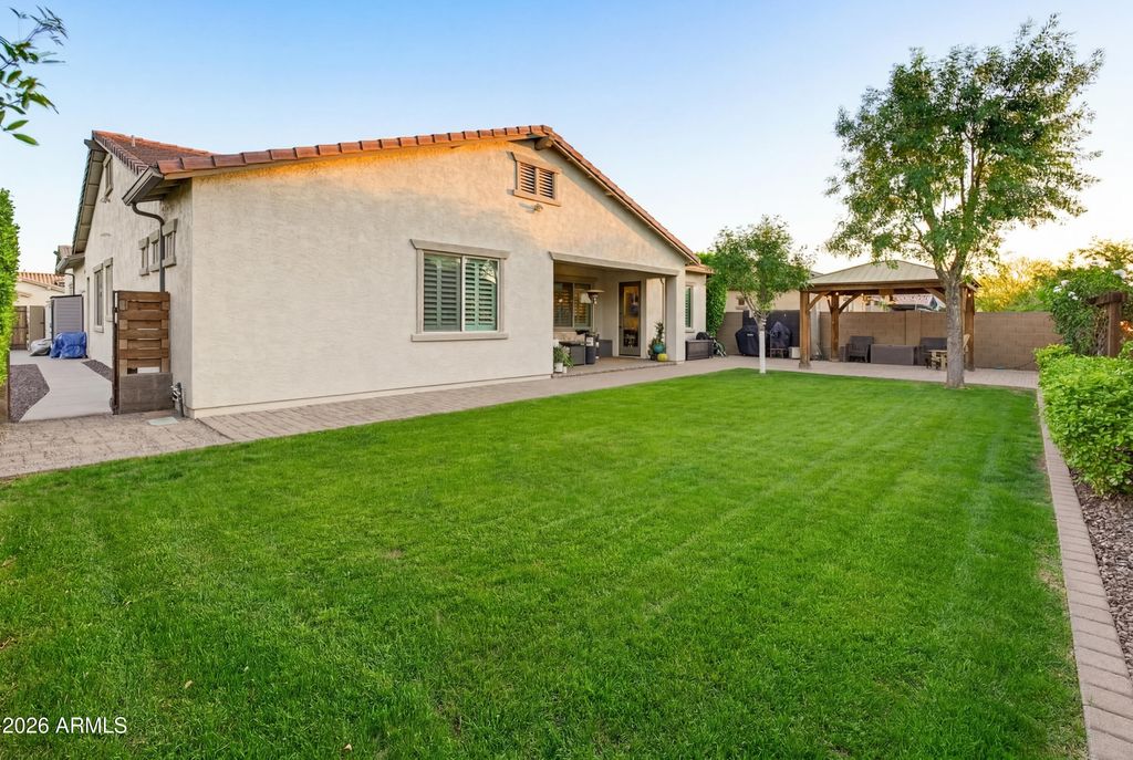 Image 71 of property listing at 9186 W LOUISE Drive, Peoria, AZ 85383