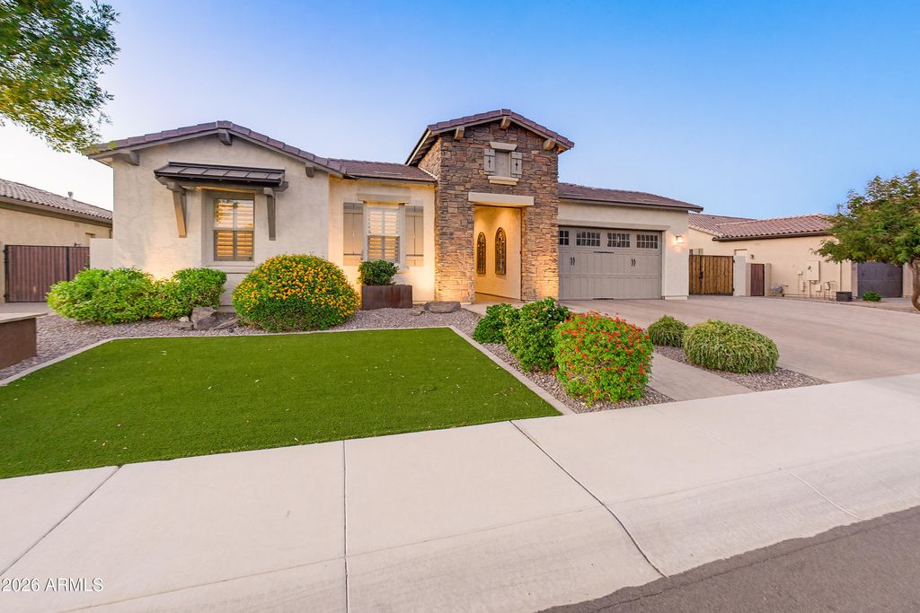 Image 73 of property listing at 9186 W LOUISE Drive, Peoria, AZ 85383