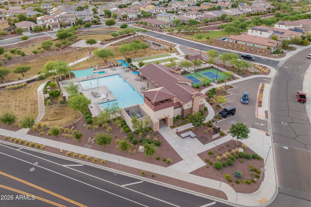 Image 81 of property listing at 9186 W LOUISE Drive, Peoria, AZ 85383