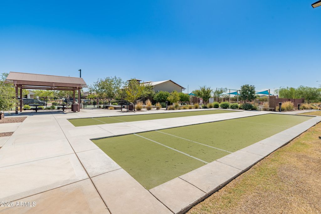 Image 87 of property listing at 9186 W LOUISE Drive, Peoria, AZ 85383