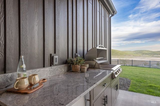 5481 W Haughburn Dr, Eagle, ID 83616