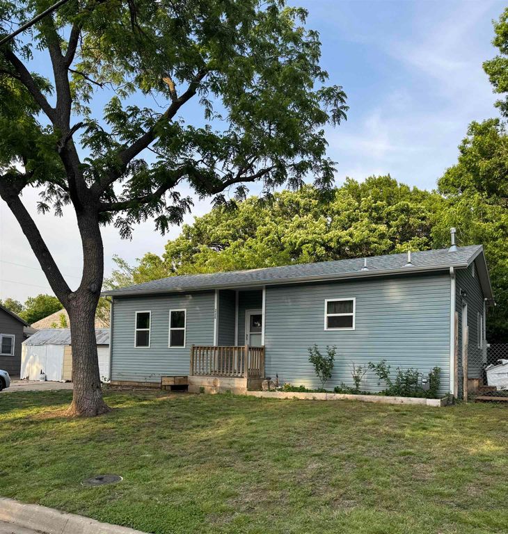 228 N Alleghany St, El Dorado, KS 67042