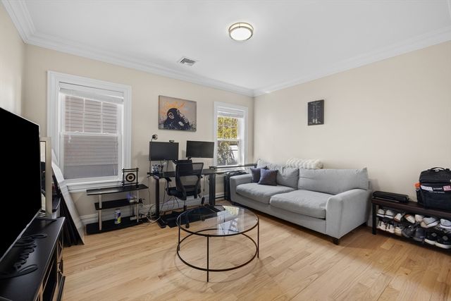 187 Gold St 1, Boston, MA 02127