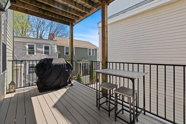 187 Gold St 1, Boston, MA 02127