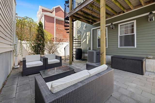 187 Gold St 1, Boston, MA 02127