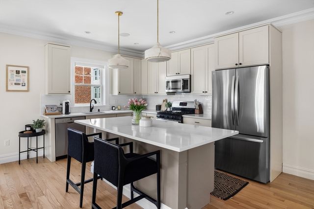 187 Gold St 1, Boston, MA 02127