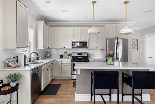 187 Gold St 1, Boston, MA 02127