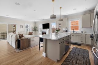 187 Gold St 1, Boston, MA 02127