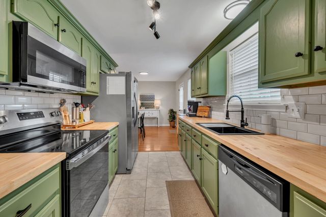 2029 Sunday Silence Dr, Greenbrier, TN 37073