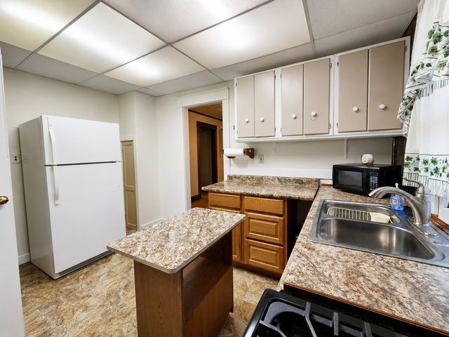 304 Cameron Avenue, Lockport, IL 60441