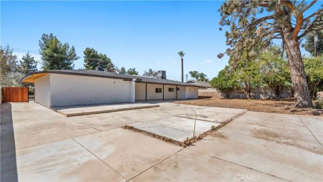 5737 Riverside Avenue, Rialto, CA 92377