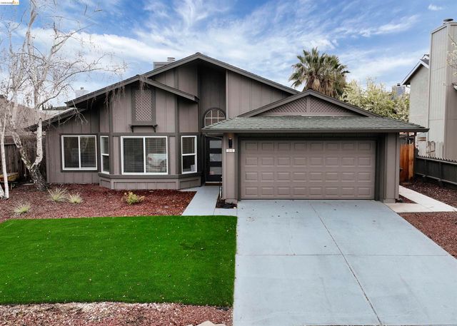 215 Spindrift Ct, Oakley, CA 94561