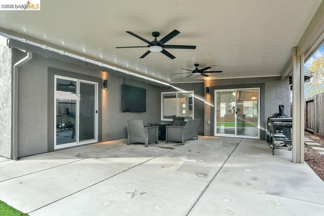 215 Spindrift Ct, Oakley, CA 94561