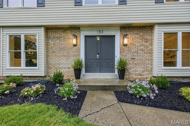 153 Spring Leigh Court, Ballwin, MO 63011