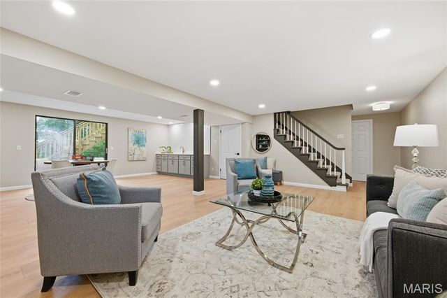 153 Spring Leigh Court, Ballwin, MO 63011