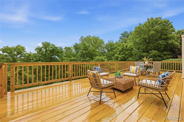 153 Spring Leigh Court, Ballwin, MO 63011