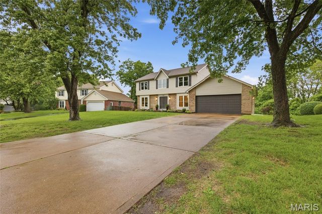 153 Spring Leigh Court, Ballwin, MO 63011