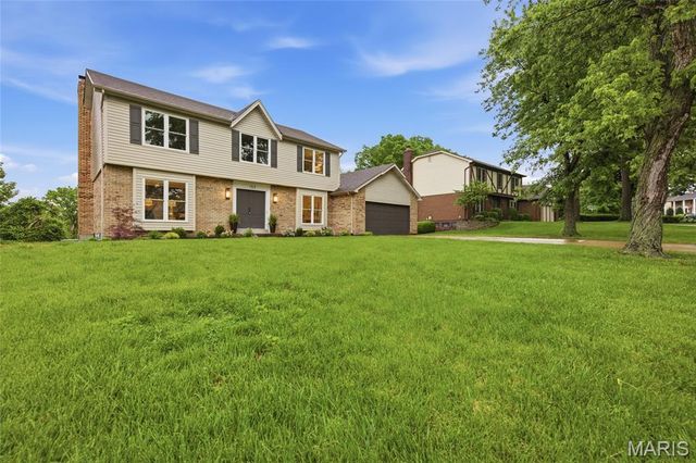 153 Spring Leigh Court, Ballwin, MO 63011