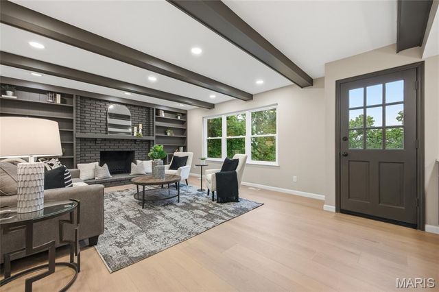 153 Spring Leigh Court, Ballwin, MO 63011
