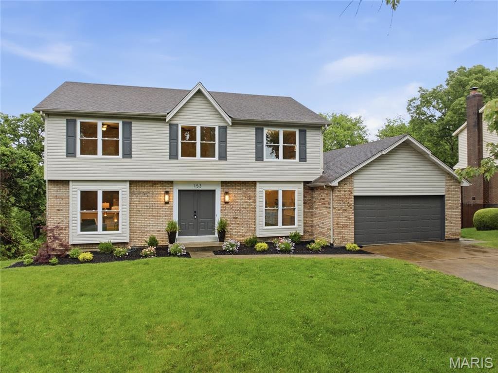 153 Spring Leigh Court, Ballwin, MO 63011