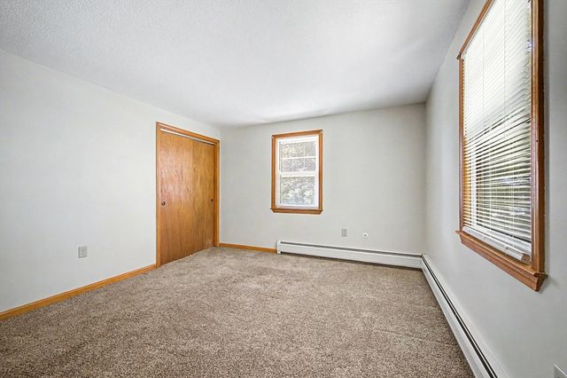 270 Wood St, Hopkinton, MA 01748