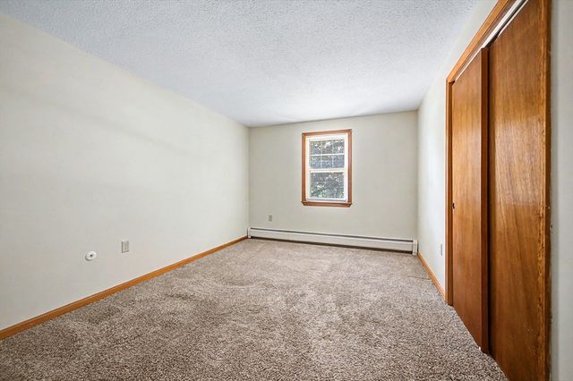 270 Wood St, Hopkinton, MA 01748