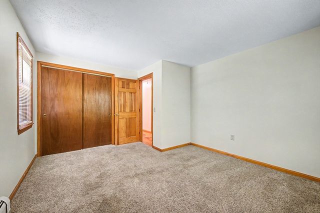 270 Wood St, Hopkinton, MA 01748