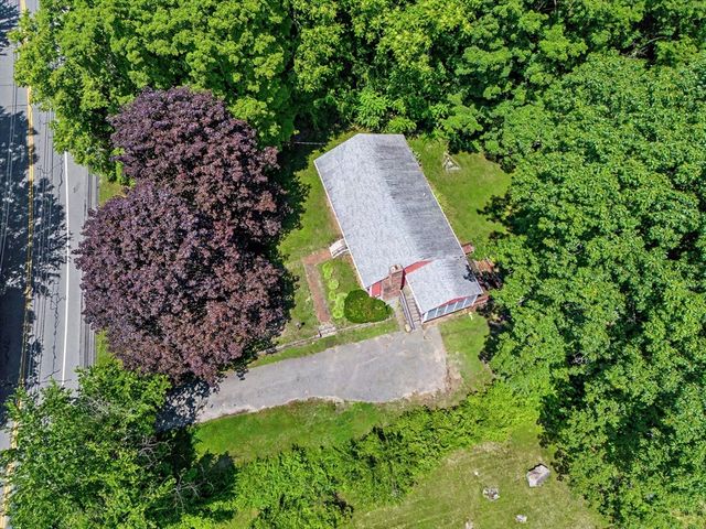 270 Wood St, Hopkinton, MA 01748