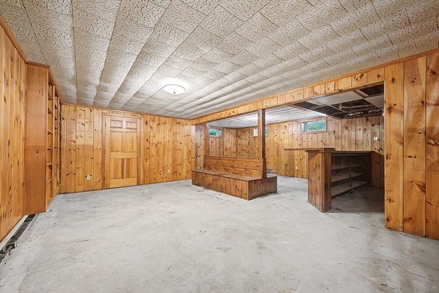 270 Wood St, Hopkinton, MA 01748