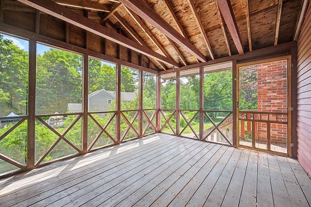 270 Wood St, Hopkinton, MA 01748