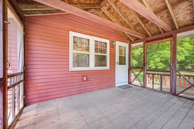 270 Wood St, Hopkinton, MA 01748