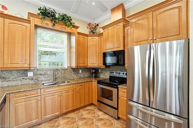 594 110th AVE N, Naples, FL 34108