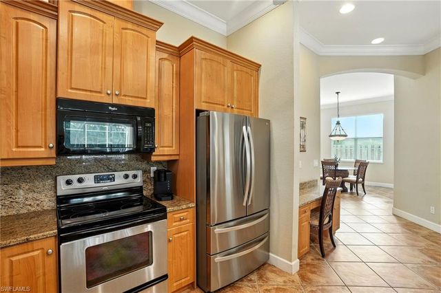 594 110th AVE N, Naples, FL 34108