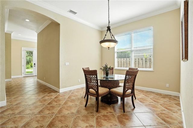 594 110th AVE N, Naples, FL 34108