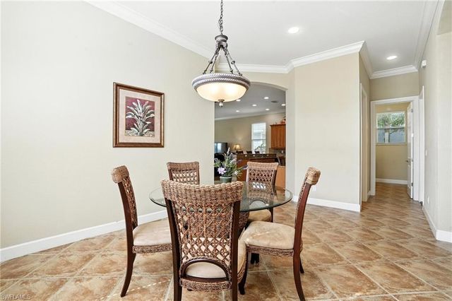 594 110th AVE N, Naples, FL 34108