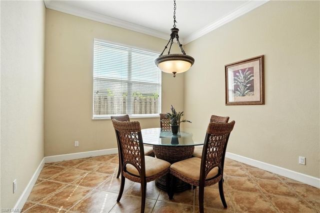 594 110th AVE N, Naples, FL 34108