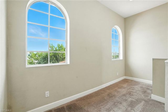 594 110th AVE N, Naples, FL 34108