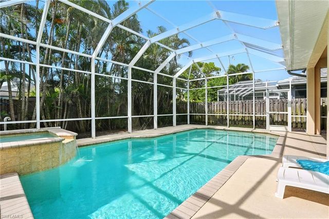 594 110th AVE N, Naples, FL 34108