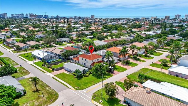 594 110th AVE N, Naples, FL 34108