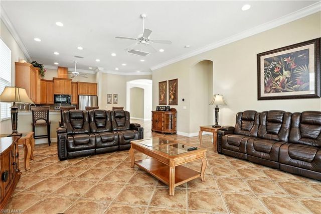 594 110th AVE N, Naples, FL 34108