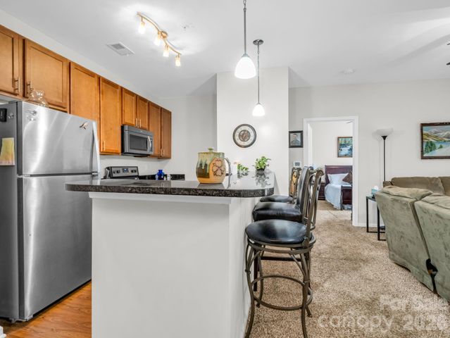 142 Brickton Village Circle 106, Fletcher, NC 28732