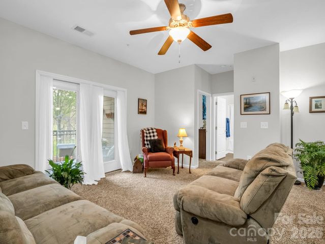 142 Brickton Village Circle 106, Fletcher, NC 28732