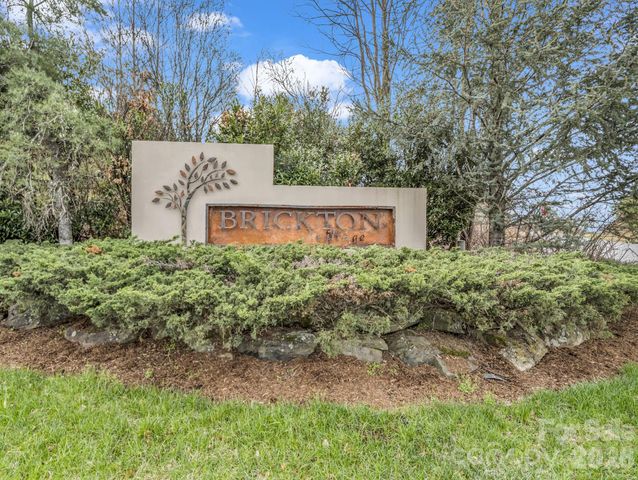 142 Brickton Village Circle 106, Fletcher, NC 28732
