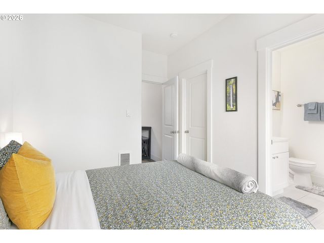 3771 Se 43RD Ave 2, Portland, OR 97206