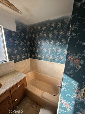 17545 Community Street, Northridge (los Angeles), CA 91325