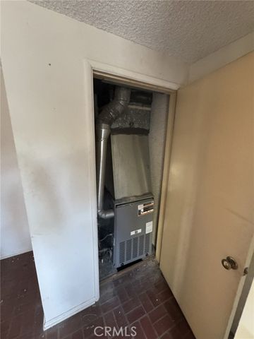 17545 Community Street, Northridge (los Angeles), CA 91325