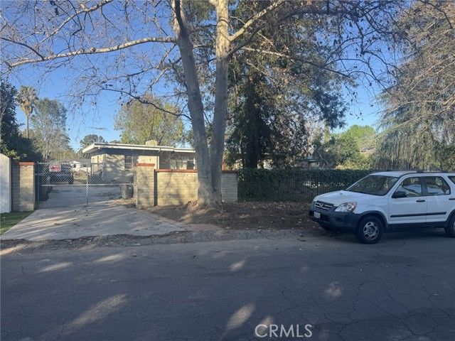 17545 Community Street, Northridge (los Angeles), CA 91325