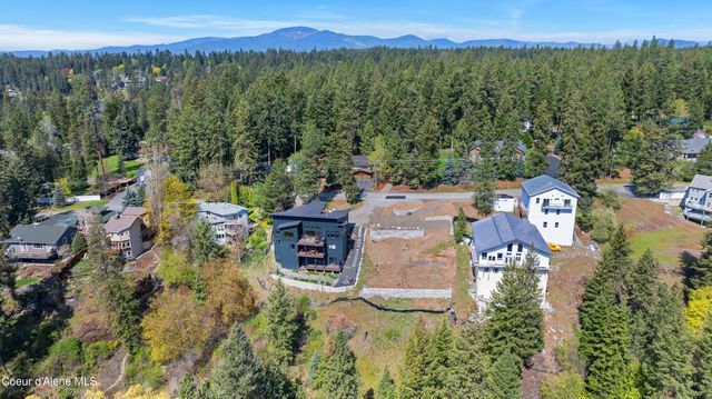 162483 N Lakeview Dr, Hayden Lake, ID 83835