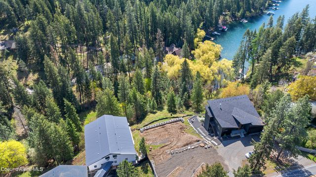 162483 N Lakeview Dr, Hayden Lake, ID 83835